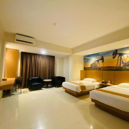 Hotel Comforta Dumai Bagian luar foto