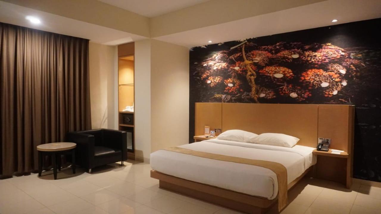 Hotel Comforta Dumai Bagian luar foto