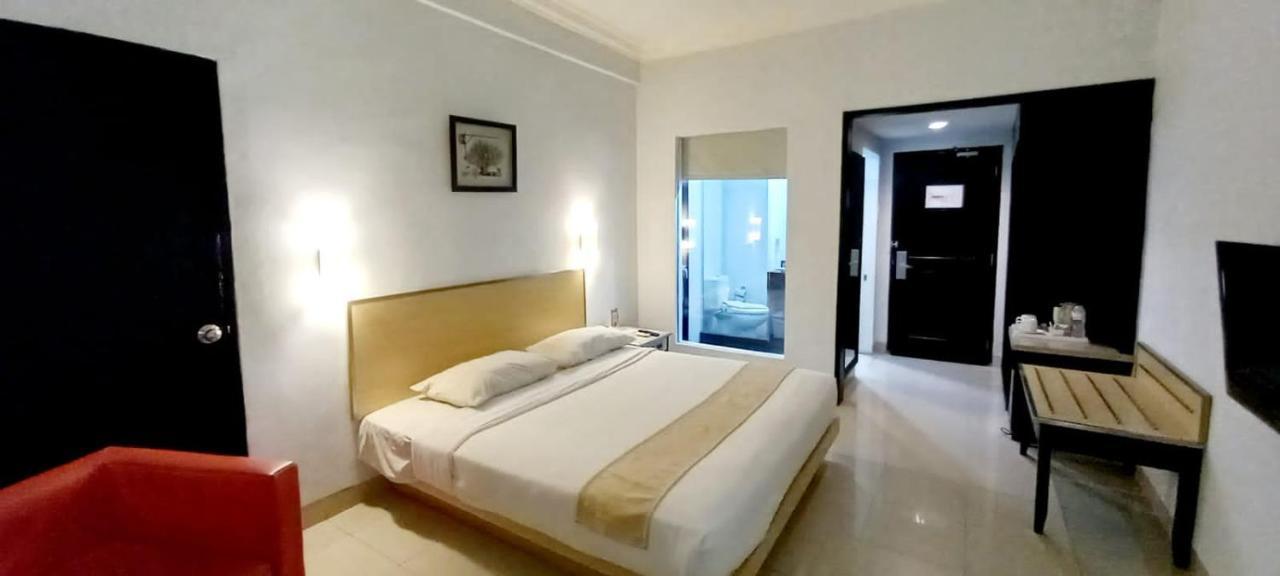 Hotel Comforta Dumai Bagian luar foto