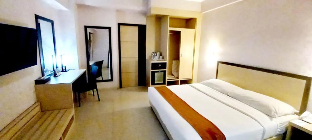 Hotel Comforta Dumai Bagian luar foto