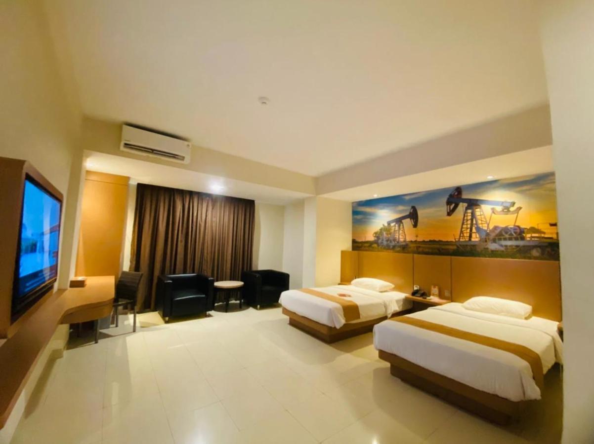 Hotel Comforta Dumai Bagian luar foto