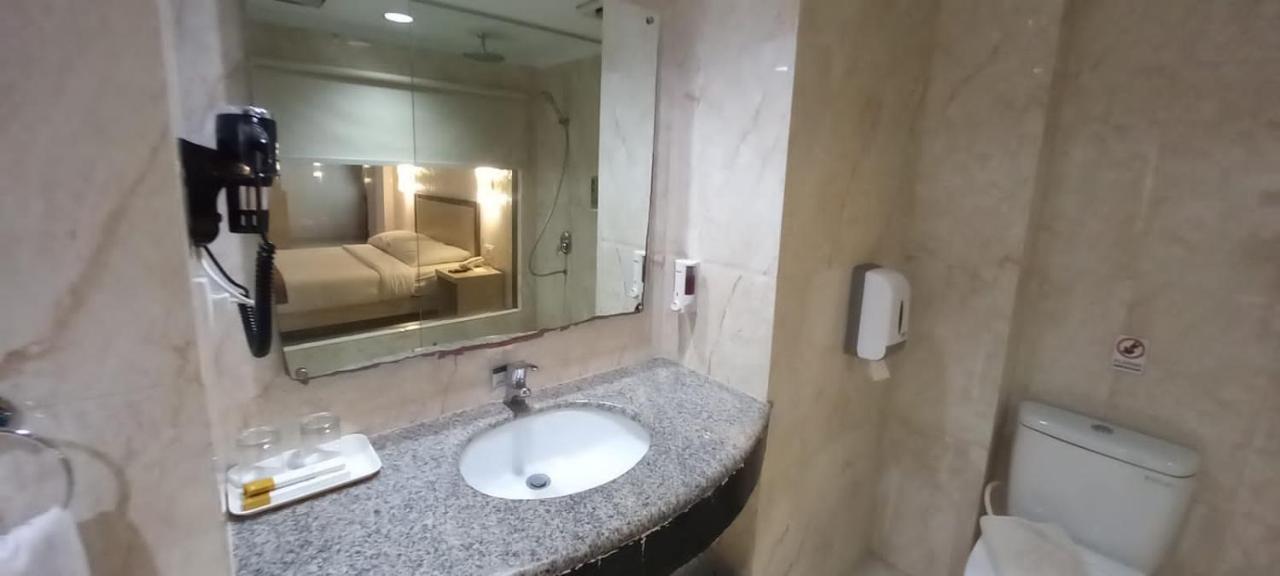 Hotel Comforta Dumai Bagian luar foto