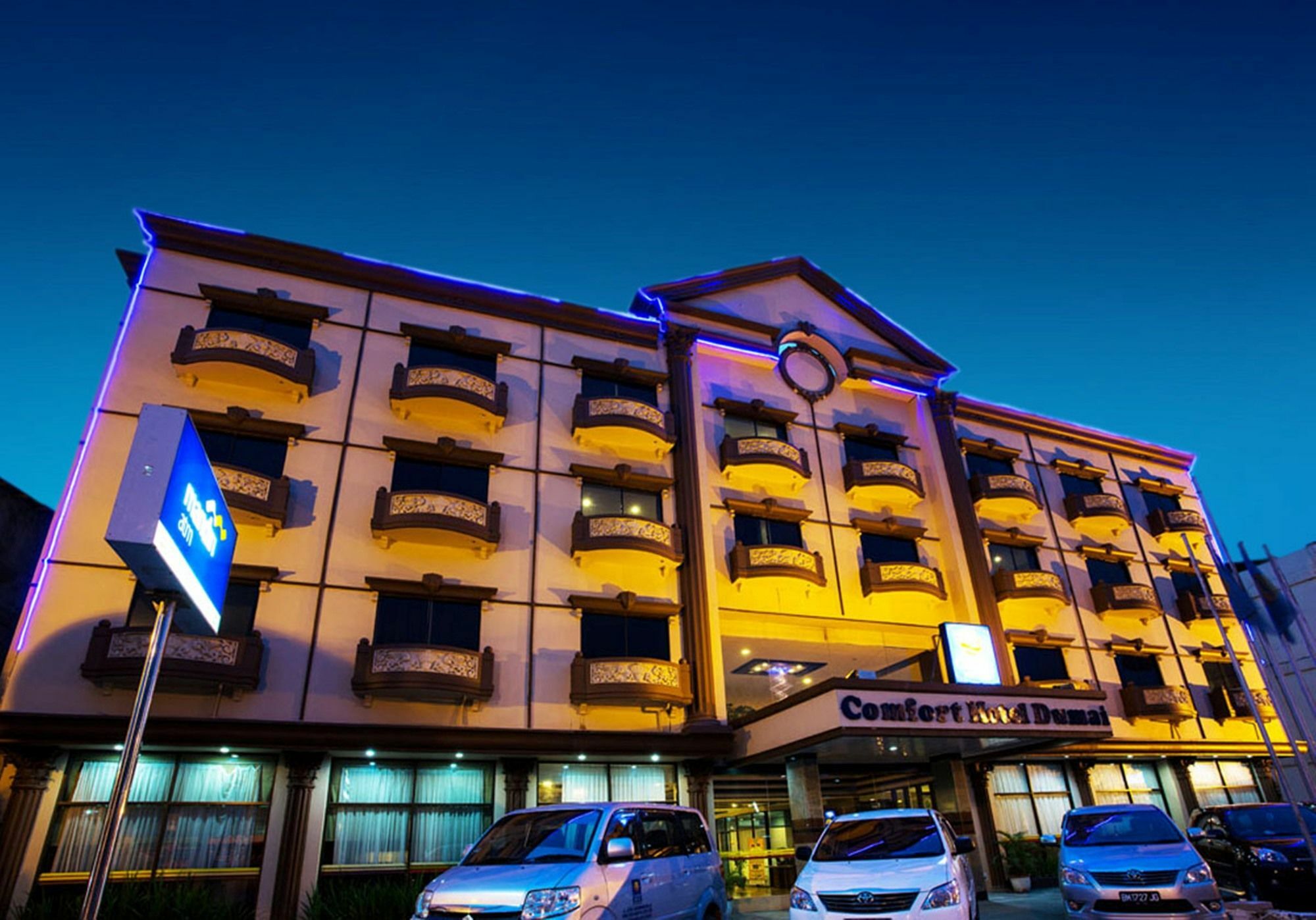 Hotel Comforta Dumai Bagian luar foto