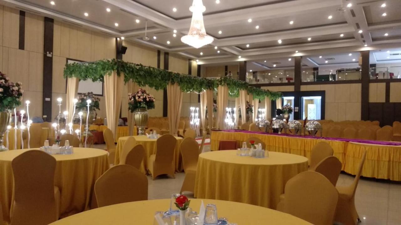 Hotel Comforta Dumai Bagian luar foto