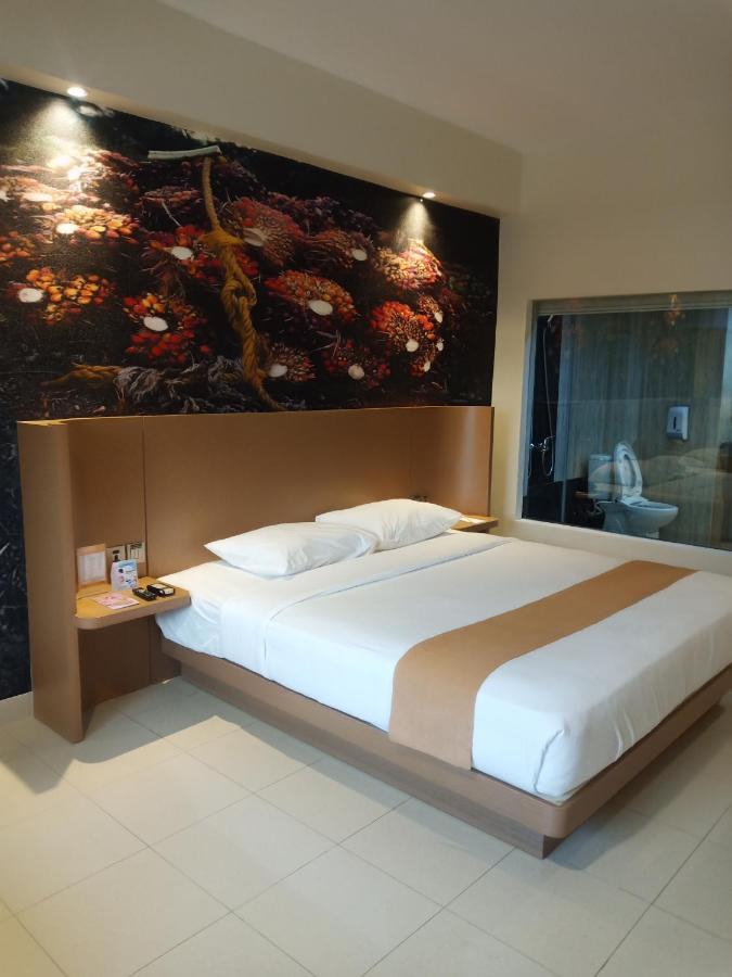 Hotel Comforta Dumai Bagian luar foto