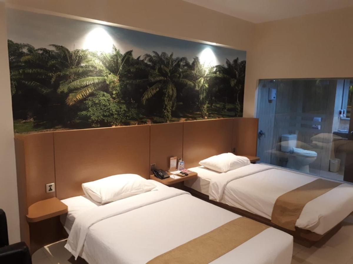 Hotel Comforta Dumai Bagian luar foto